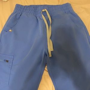 Light blue figs jogger scrub